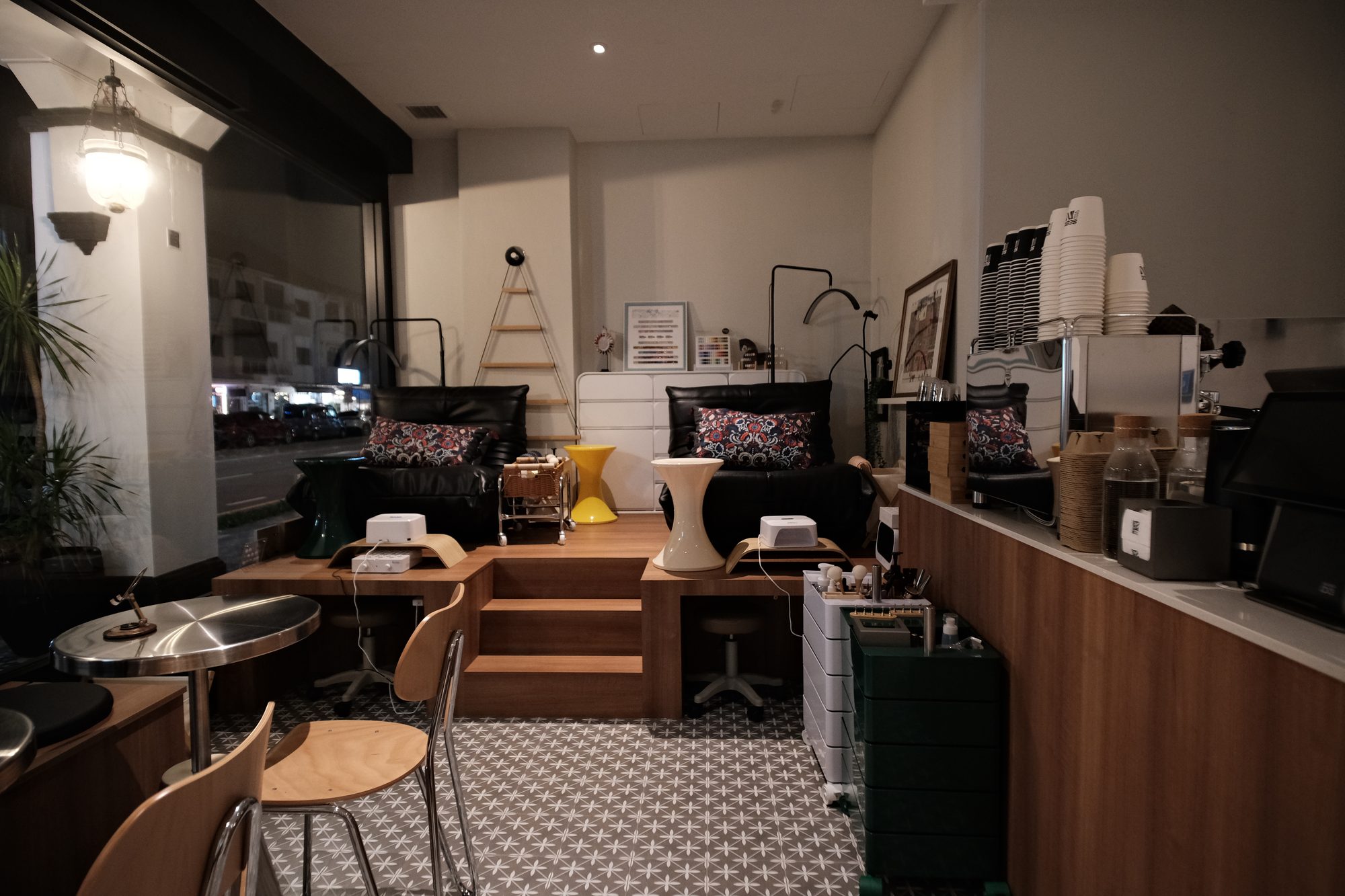 Seek In Nail & Cafe